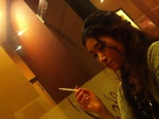 아시아 소녀 흡연